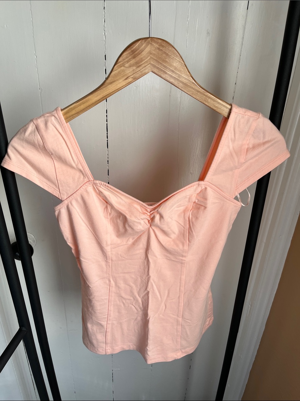 Women’s Sweetheart Peach Cap-Sleeve Top